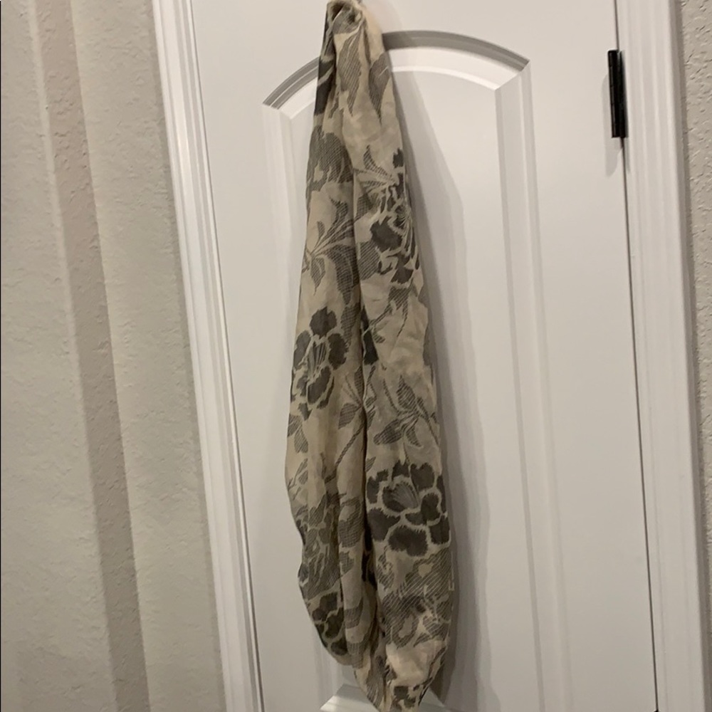 Infinity scarf